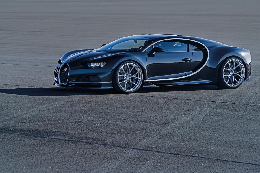  Bugatti Chiron 2016 года  (фото 22 из 51)